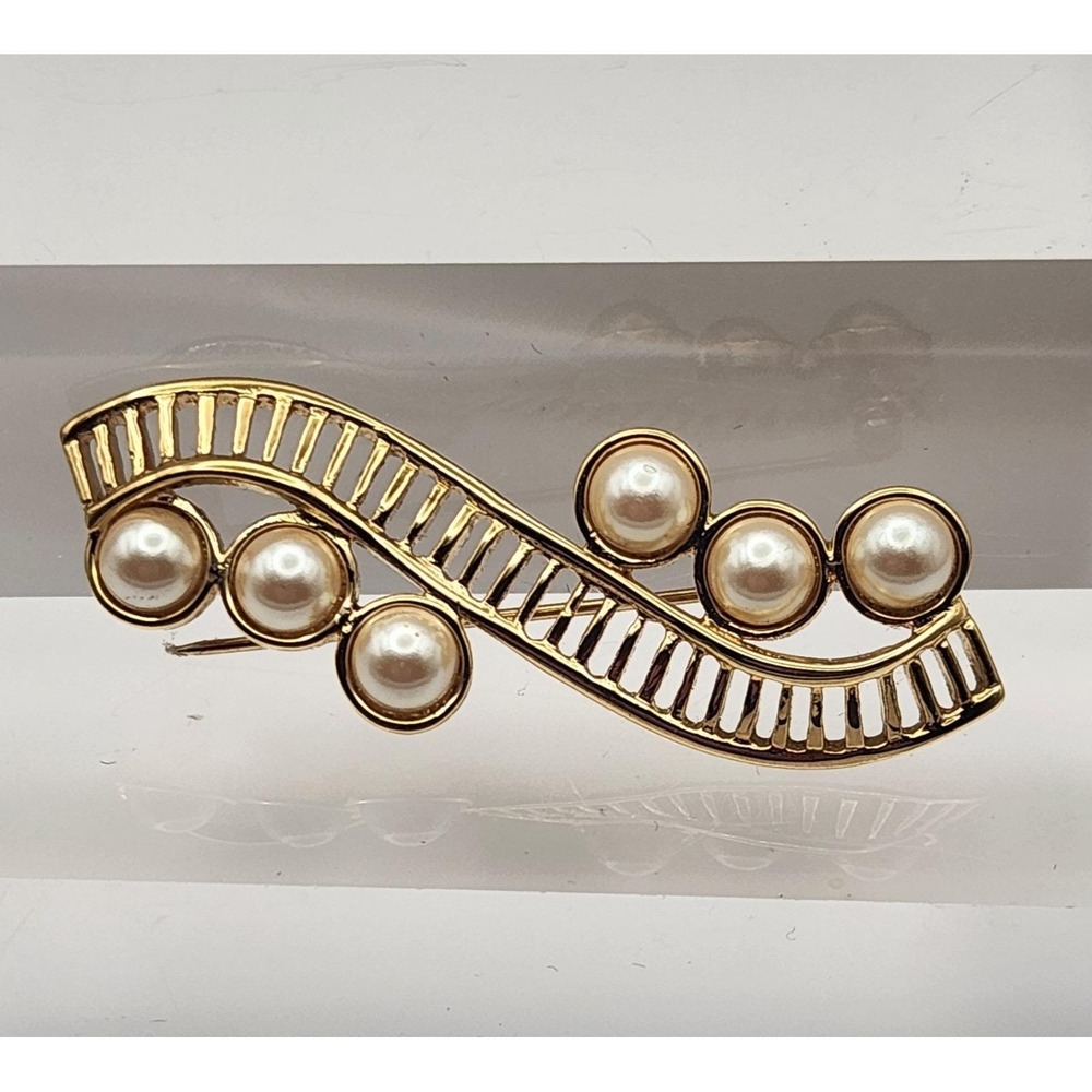 Vintage Monet Faux Pearl Gold Tone Brooch Ribbon Wave Pin Signed Jewelry